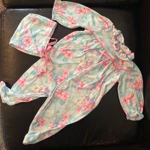 🛍 Vintage Floral Footies 3-6 month